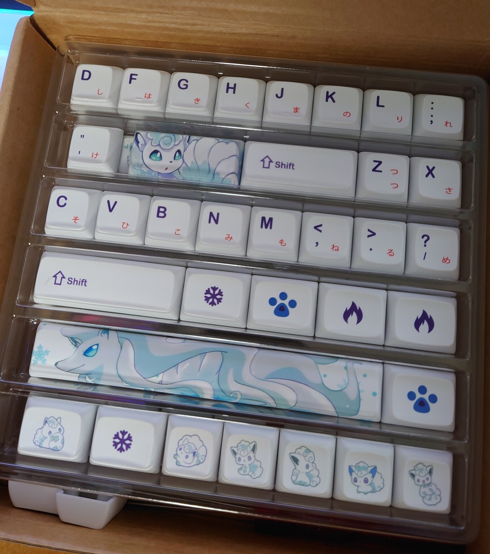 Ice Vulpix Pokemon Keycaps with Ninetales Alolan Design – A Touch of Gaming Style